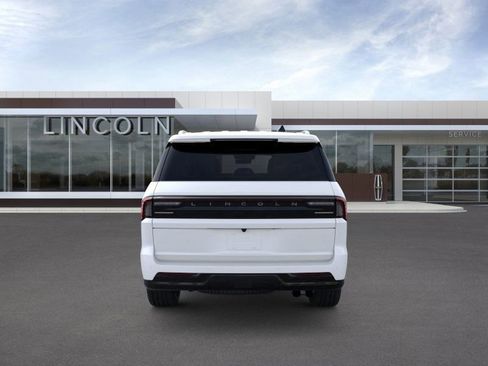 New 2025 Lincoln Navigator Reserve image 5