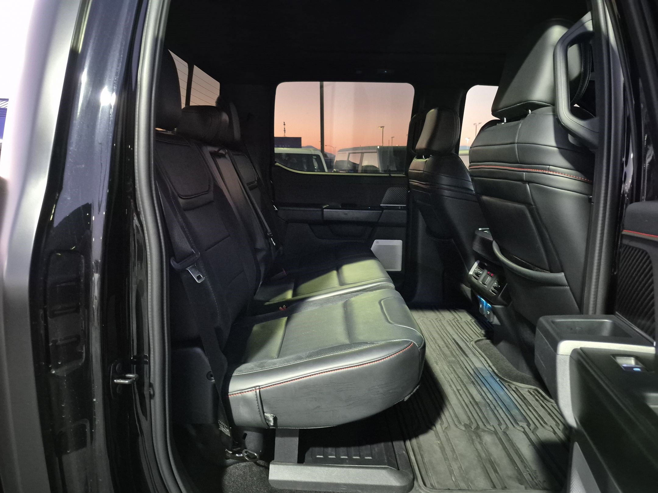 Used 2025 Ford F150 Raptor AWD/4WD image 34