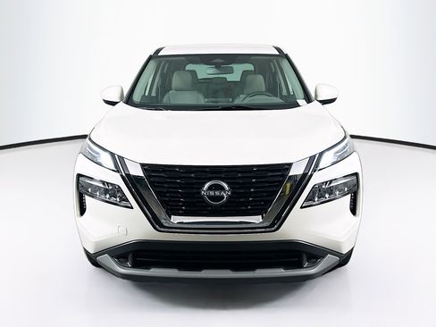 Used 2023 Nissan Rogue SV FWD image 2