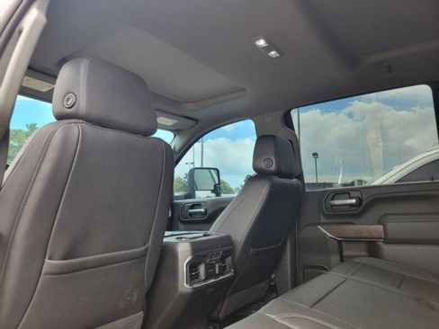 Used 2020 GMC Sierra 1500 SLT w/ SLT Premium Plus Package AWD/4WD image 9