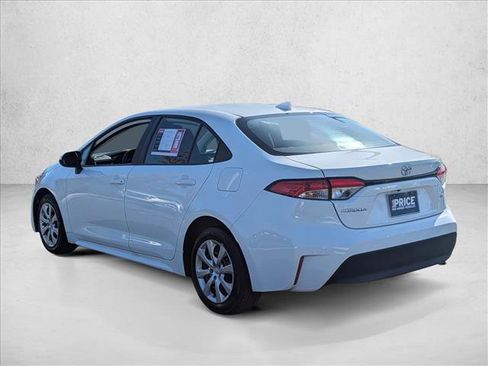 Used 2025 Toyota Corolla LE image 7
