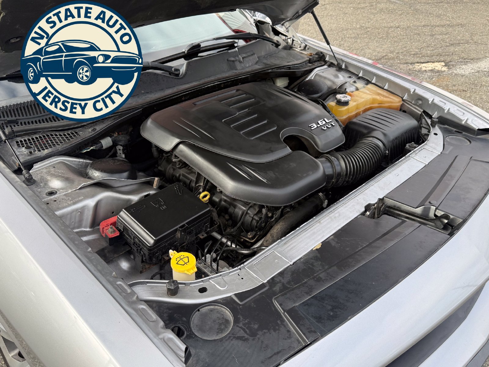 Used 2015 Dodge Challenger SXT Plus RWD image 39