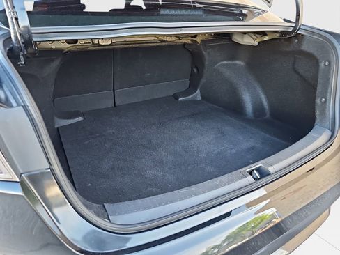 Used 2021 Toyota Corolla LE image 20