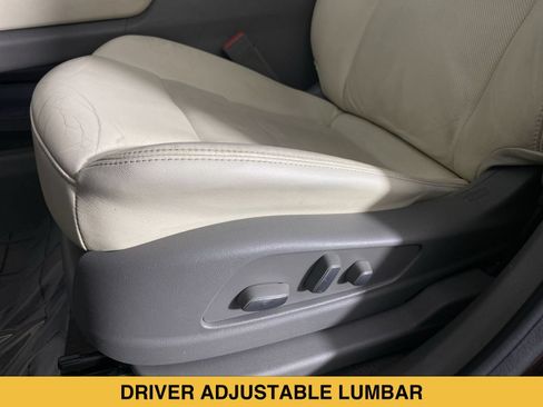 Certified 2020 Cadillac XT6 Premium Luxury AWD/4WD image 9