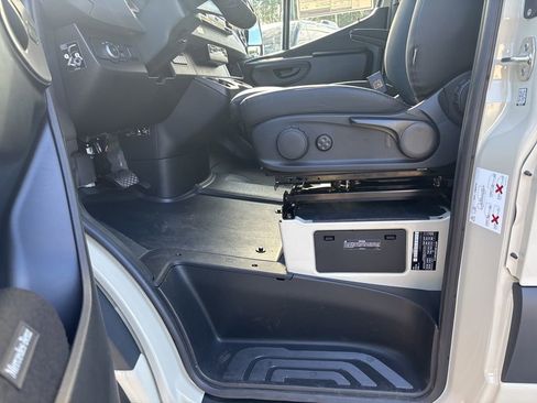 New 2026 Mercedes-Benz Sprinter 2500 image 37