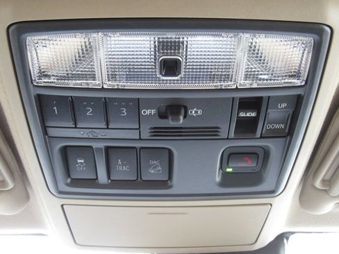 Certified 2022 Toyota 4Runner Limited AWD/4WD image 27