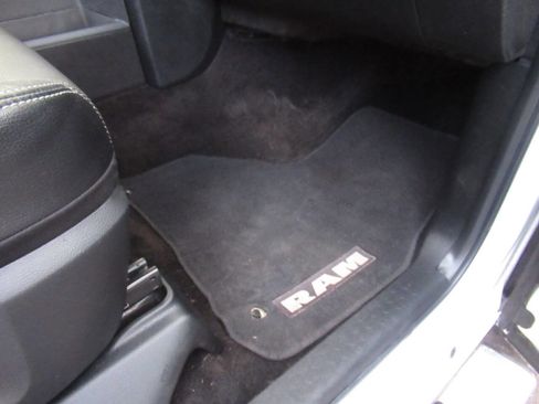 Used 2016 RAM 3500 Laramie image 12