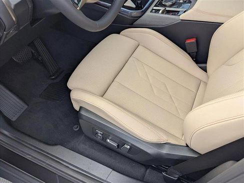 Used 2025 BMW X3 xDrive30i image 4