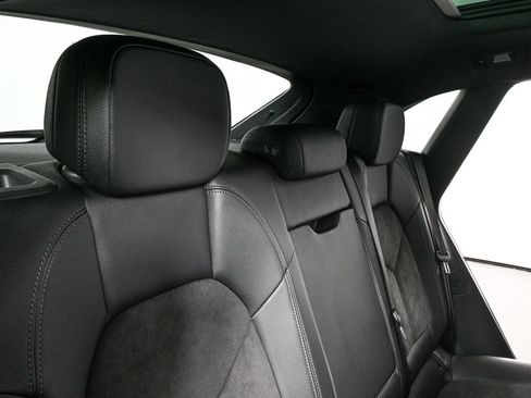 Certified 2020 Porsche Macan image 24