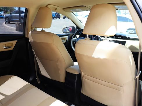 Used 2018 Toyota Corolla LE w/ Carpet Mat Package (TMS) FWD image 27