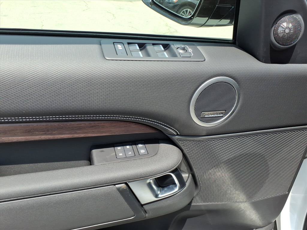 New 2026 Land Rover Discovery Dynamic SE AWD/4WD image 14