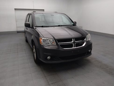 Used 2019 Dodge Grand Caravan SXT FWD image 14