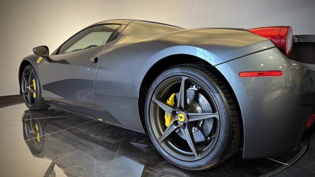 Used 2013 Ferrari 458 Spider RWD image 27