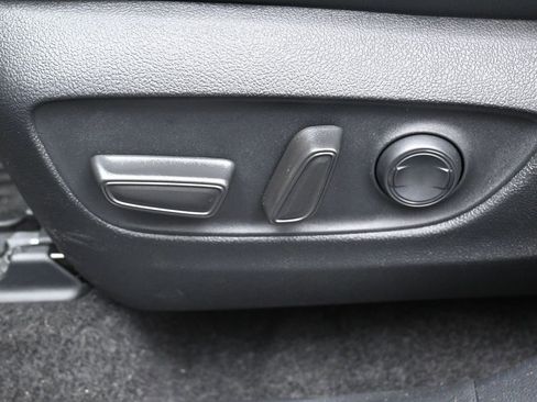 Certified 2025 Toyota Highlander XSE image 10