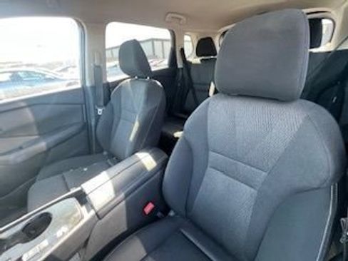 Used 2025 Nissan Rogue SV image 18