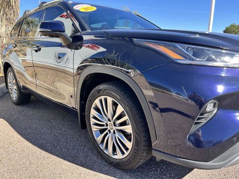 Used 2023 Toyota Highlander Platinum image 17
