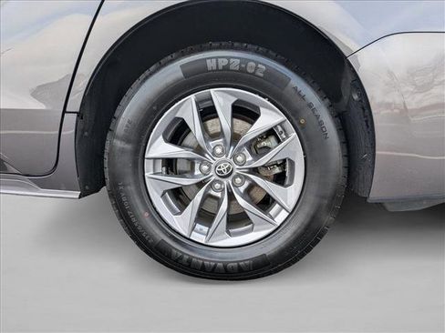 Used 2024 Toyota Sienna XLE image 23