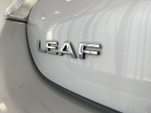 Used 2016 Nissan Leaf SV image 31