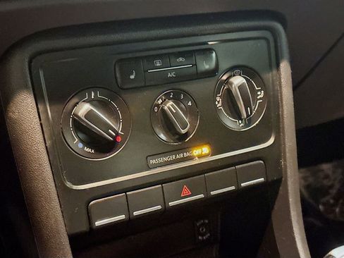 Used 2013 Volkswagen Beetle 2.0T image 17