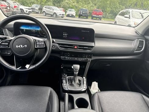 Certified 2024 Kia Seltos EX AWD/4WD image 11