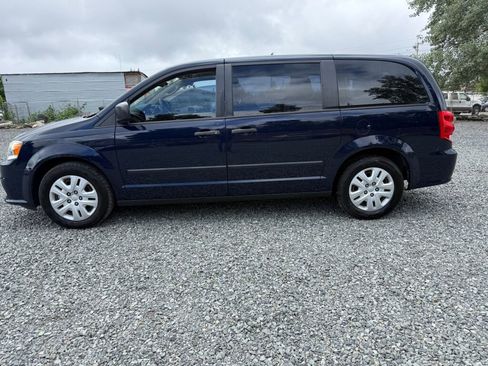 Used 2013 Dodge Grand Caravan American Value Package FWD image 2