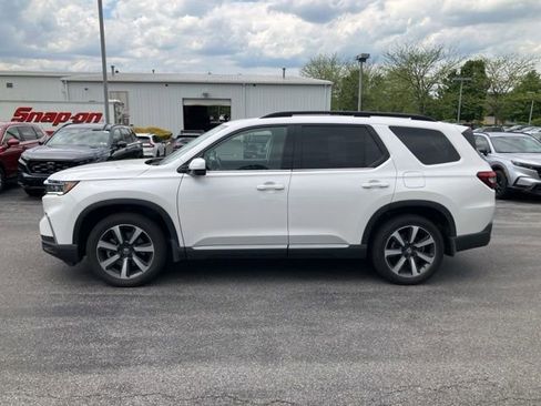 Used 2025 Honda Pilot Elite image 8