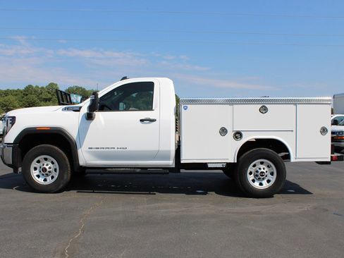 Used 2024 GMC Sierra 3500 Pro w/ Convenience Package image 6
