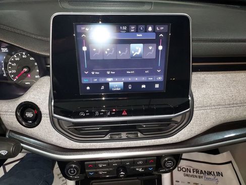 Used 2022 Jeep Compass Latitude w/ Convenience Group image 24