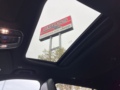 New 2025 Jeep Grand Cherokee L Altitude image 3