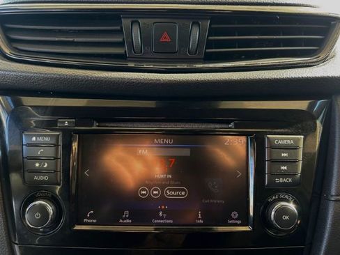 Used 2019 Nissan Rogue SV image 13