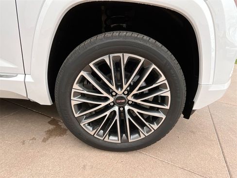 New 2026 GMC Terrain Denali w/ LPO, Floor Liner Package image 9