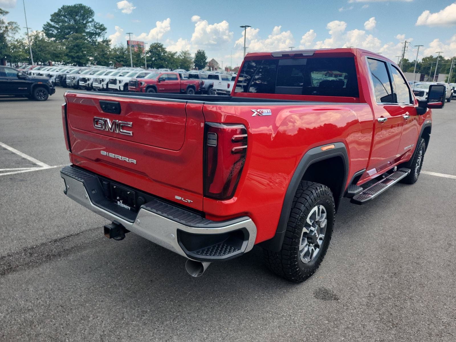 Used 2024 GMC Sierra 2500 SLT w/ SLT Premium Package AWD/4WD image 3