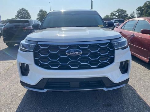 Used 2025 Ford Explorer Platinum w/ Ultimate Package RWD image 2