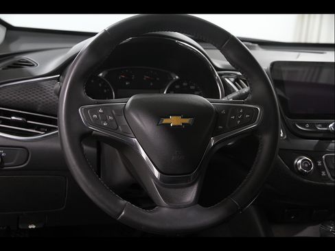 Used 2017 Chevrolet Malibu LT FWD image 7