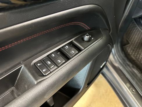 Used 2022 Jeep Compass Trailhawk w/ Sun and Sound Group AWD/4WD image 11