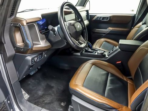 Used 2022 Ford Bronco Outer Banks image 9