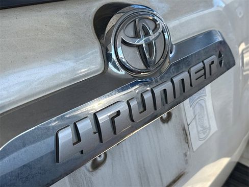 Used 2015 Toyota 4Runner Limited image 10