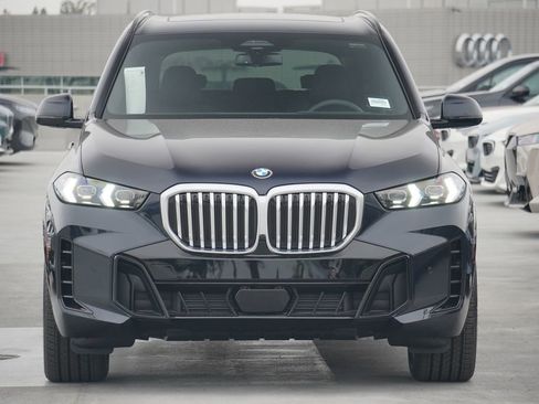 Used 2026 BMW X5 xDrive40i w/ M Sport Package image 2
