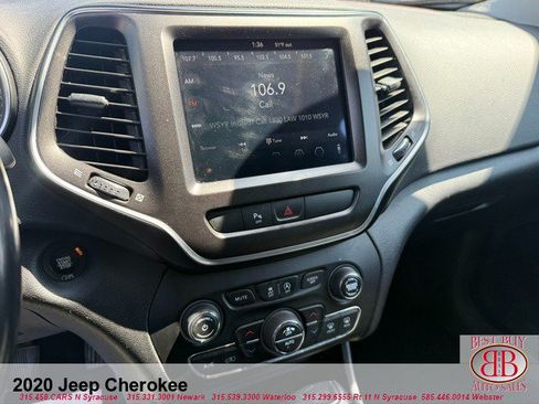 Used 2020 Jeep Cherokee Trailhawk w/ Cold Weather Group AWD/4WD image 23