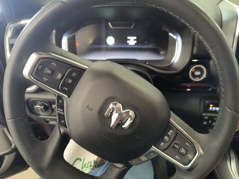 Used 2025 RAM 1500 Laramie AWD/4WD image 13