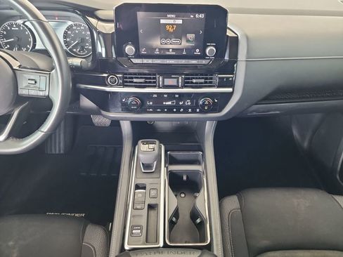 Used 2022 Nissan Pathfinder SV image 19