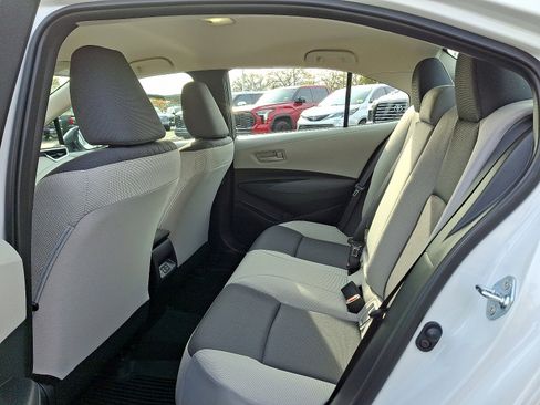 Certified 2025 Toyota Corolla LE image 10