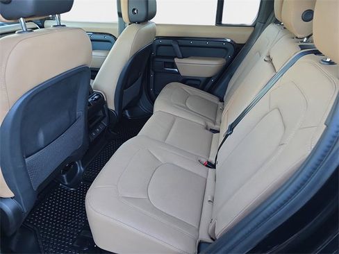 Used 2025 Land Rover Defender 110 S image 16