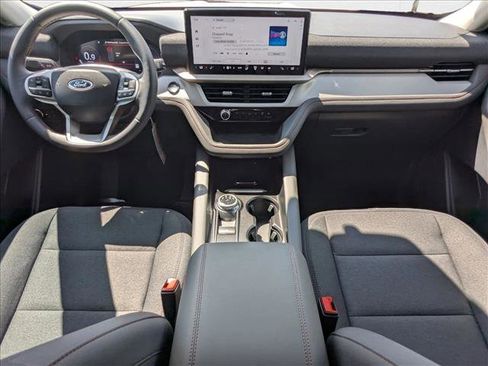 New 2025 Ford Explorer Active image 14