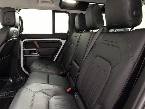 Used 2020 Land Rover Defender 110 HSE AWD/4WD image 34