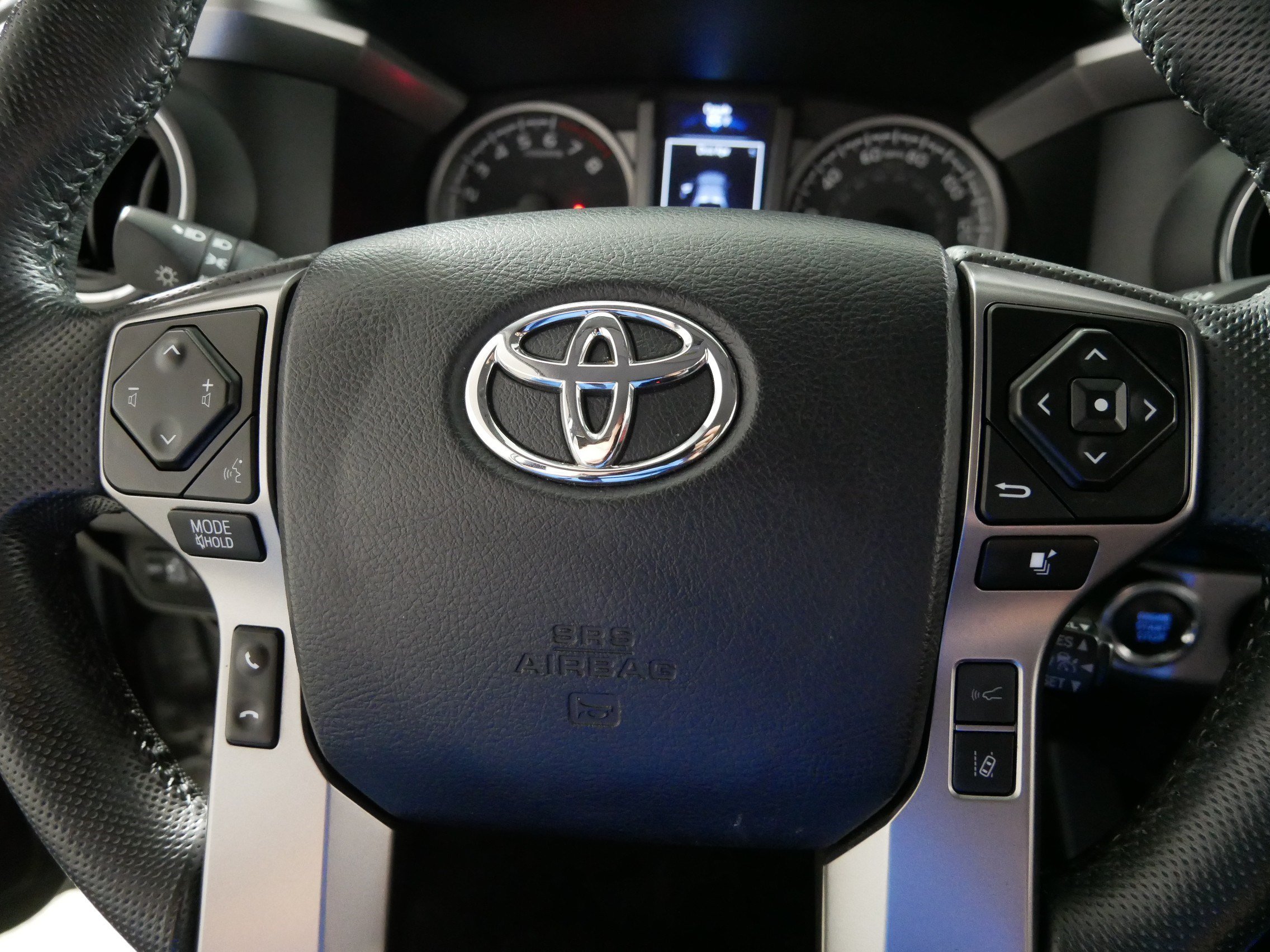 Used 2023 Toyota Tacoma SR5 w/ Technology Package AWD/4WD image 25