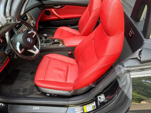 Used 2009 BMW Z4 sDrive30i RWD image 17