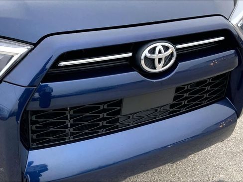 Used 2024 Toyota 4Runner SR5 image 28