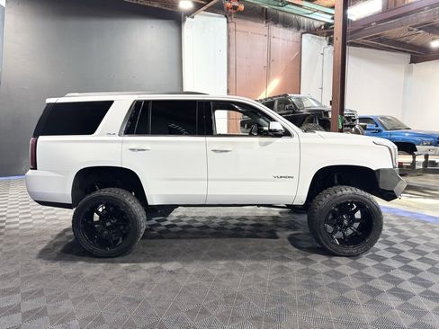 Used 2019 GMC Yukon SLE w/ HD Trailering Package image 5