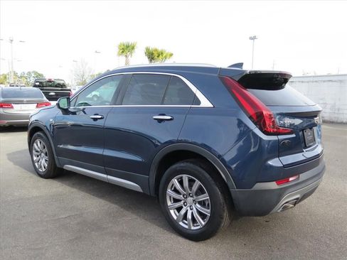 Used 2020 Cadillac XT4 Premium Luxury w/ Cold Weather Package image 5